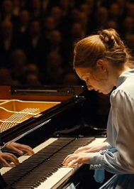 The Night A Concert Hall Fell Silent And A Mother’s 19-Year Lie Collapsed With The Piano